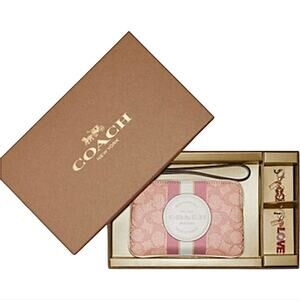 NEW COACH DEMPSEY BOXED ZIP WRISTLET PINK SIGNATURE JACQUARD WITH CHARMS